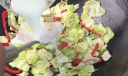 手撕包菜做法视频,家常快手菜，简单美味一学就会